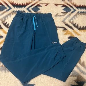Women’s carhartt scrubs